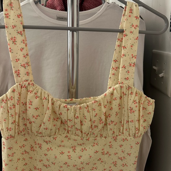 Princess Polly Mini Yellow Floral Dress - Picture 3 of 4